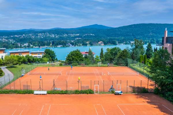 hotel_velden_tennis_tennisfeld.jpg